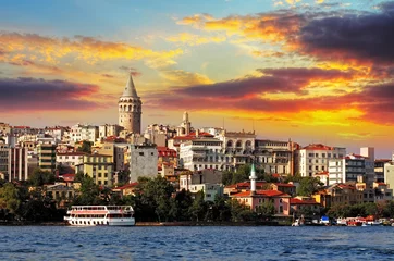 Fototapeten Istanbul at sunset - Galata district, Turkey © TTstudio