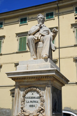 Fototapeta na wymiar Livorno, marmurowy posąg Guerrazzi