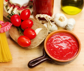genuine tomato sauce with ingredients