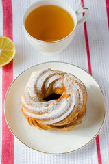 Brewing cake with cream of whipped cream