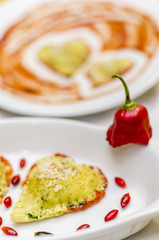 Cuore di Ravioli e Rose di Peperoncino