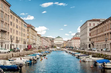 Cercles muraux Lieux européens Canal Grande in Trieste