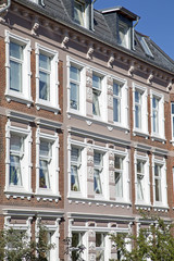 Fototapeta na wymiar Fassade eines Gründerzeitgebäudes in Kiel, Deutschland