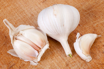 Garlic on an old cutting board
