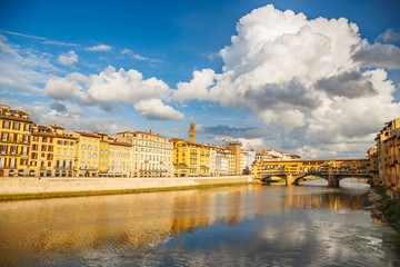 Naklejka premium Arno river in Florence