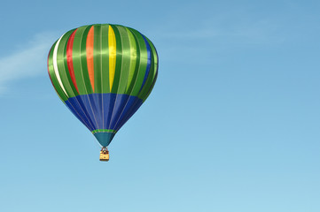 Fototapeta na wymiar Green i Blue Hot Air Balloon