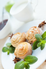 miniature sugar buns