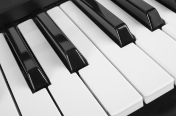 Naklejka premium Close up view of piano keys