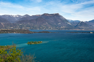 Fototapeta na wymiar coast of garda lake, desencano, italy (La Rocca, Isolda di san B