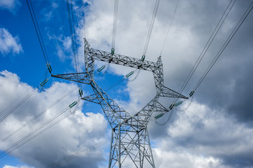 pylône réseau électrique