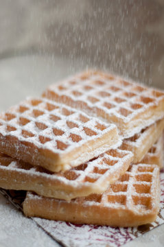 gofry z cukrem pudrem