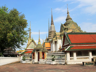 Fototapeta premium Ancient Pagoda or Chedi at Wat Pho, Thailand