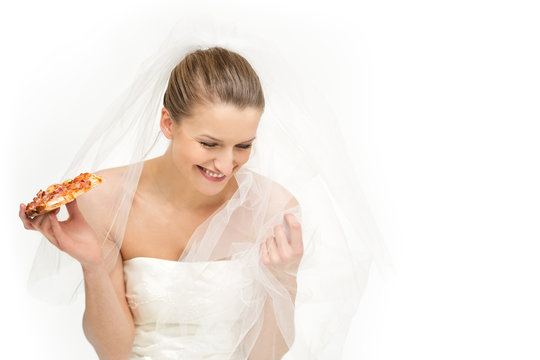 Tempting option for a bride - eat pizza or to look good