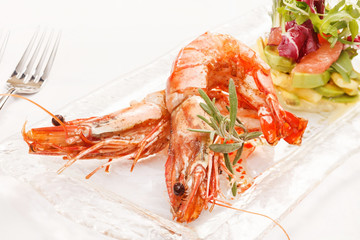shrimps with salad