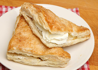 Fresh Cream Apple Turnovers