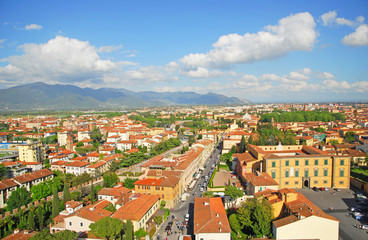 Fototapeta na wymiar Włochy: Widok starego miasta w Pizie od Krzywej Wieży.