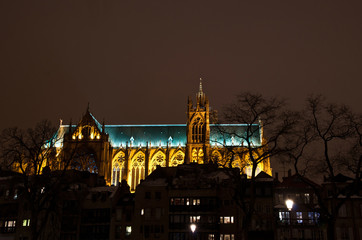 Fototapeta na wymiar cathédrale Metz de nuit