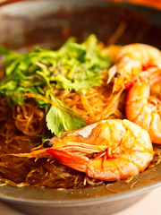 Shrimp potted with vermicelli