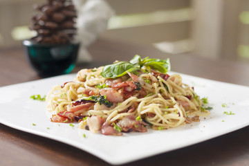 spaghetti bacon garlic