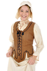 Junge Frau im Magd-Kostüm