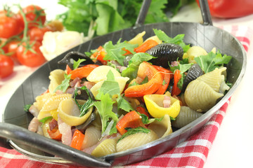 Nudelpfanne mit Rübstiel
