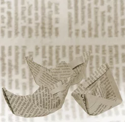 Crédence de cuisine en verre imprimé Journaux Bateaux en papier journal