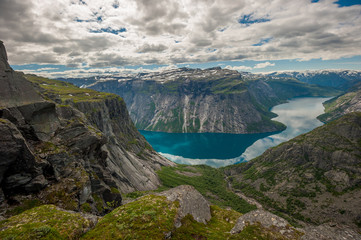 Naklejka na ściany i meble Zobacz lub jezioro Ringedalsvatnet, Norwegia