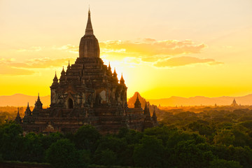 Shwezigon Paya, Bagan, Myanmar.