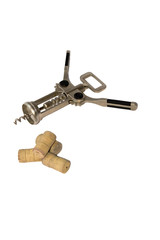 Винный штопор на изолированном фоне.