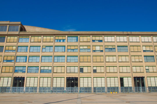Lingotto 이미지 찾아보기 415 스톡 사진, 벡터 및 비디오 Adobe Stock