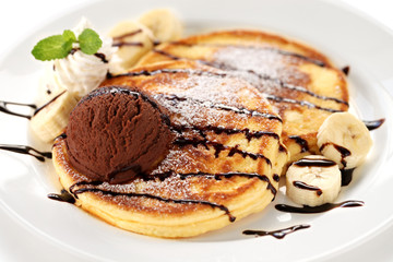 pancakes with ice cream and chocolate sauce