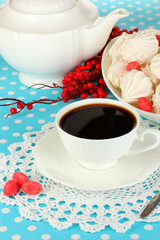 Beautiful white dinner service with an air meringues