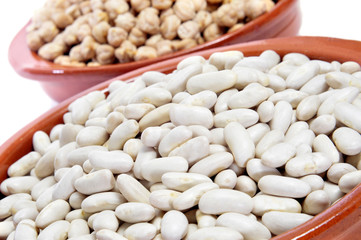 dried white beans and chickpeas