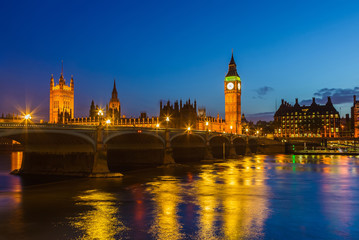 Naklejka premium Houses of parliament at night, London