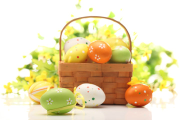 Basket with Easter eggs