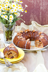 Banana and dates ring cake