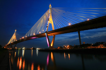 Obraz premium King Bhumibol Mega at twilight