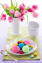 Obraz na płótnie Canvas Wielkanocne Śniadanie Wielkanocne Tulipany