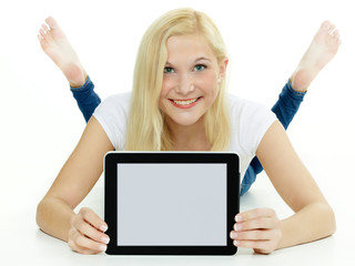 Young woman presenting her tablet pc with copyspace © Karin & Uwe Annas