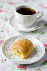 Roll with cream