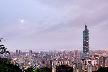 Fototapeta na wymiar Taipei miasto noc