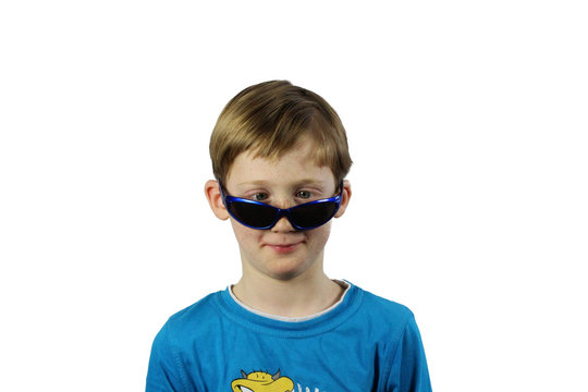 Schielender Junge