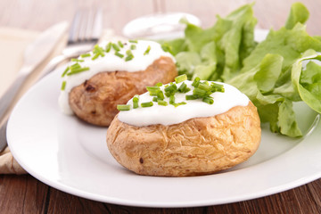 baked tomato with cream and chives