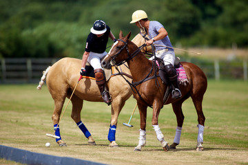 joueur de polo à cheval