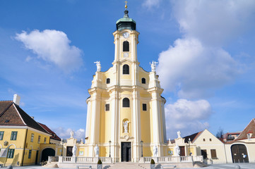 Fototapeta na wymiar Kirche in Laxenburg