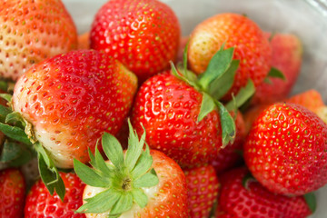 Some fresh and clean stawberries.