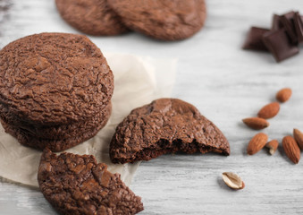 Шоколадное круглое печенье