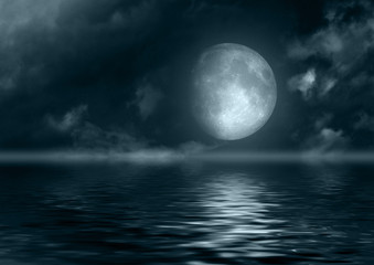 Fototapeta na wymiar Full moon odbicie w wodzie