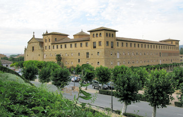 Fototapeta na wymiar Zamek królewski w Olite w Navarra, Hiszpania
