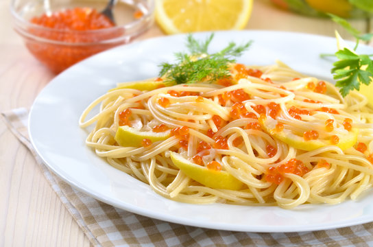 Spaghetti mit Kaviar und Zitronensoße